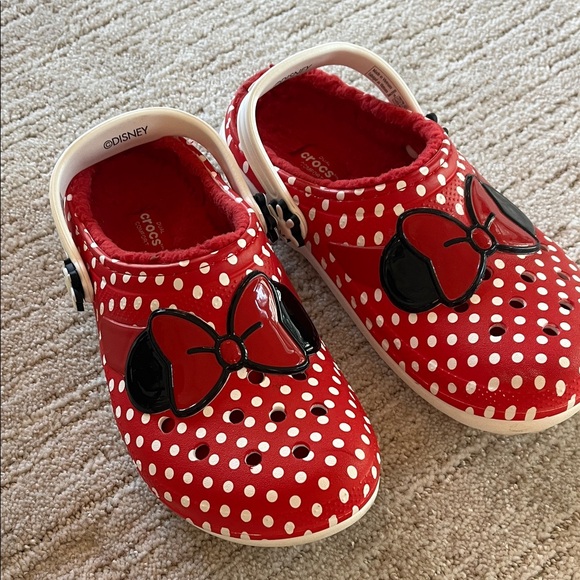 CROCS Red Minnie Mouse - Picture 2 of 5